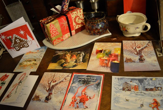 Att hålla sig och vänta till julaftonen med att öppna paket är svårt :-D