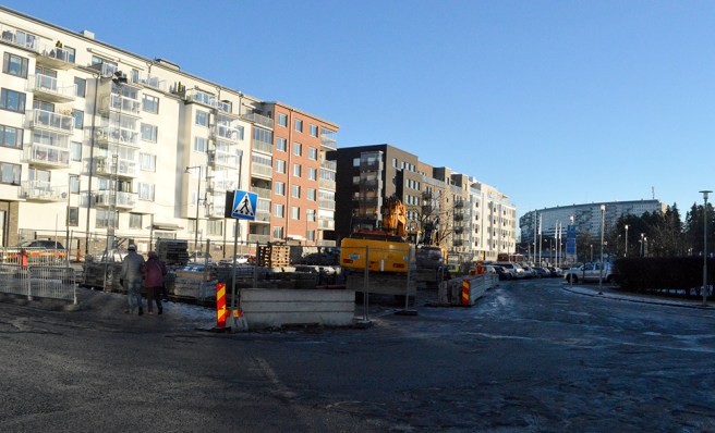 Nya bostadshus. I bakgrunden en del av Grindtorp.
