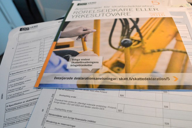 Det är inte mycket jag begriper av de här papperen, men kanske jag lär mig så småningom.