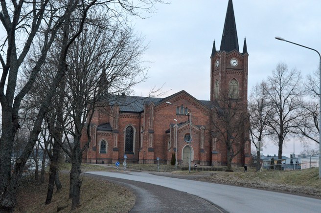 Lovisa kyrka har jag fotograferat många gånger, men inte exakt från denna vinkel.