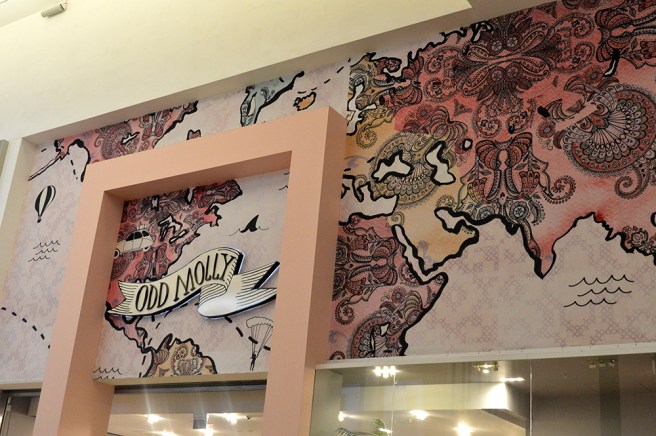 En affär i Täby centrum i Stockholm.