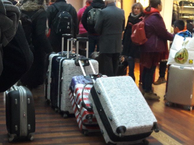 Lite nyfiken var man nog allt på vad de här väskorna innehöll :-)