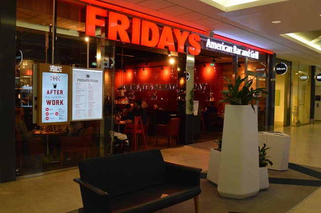 Nu har också TC fått Fridays. Gillar deras mat, men hade inte den här gången tid att äta här.