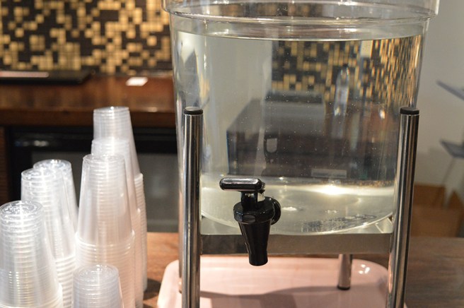 Ingen konstnärligt genomtänkt bild, men precis det som utmaningen bad om - vatten :-)